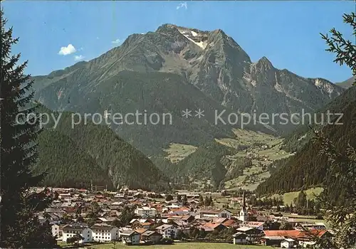 AK / Ansichtskarte Mayrhofen Zillertal mit Gruenberg Kat. Mayrhofen