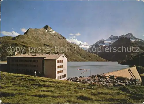 AK / Ansichtskarte Silvrettasee Hotel Silvrettasee mit Parkplatz Kat. Silvretta