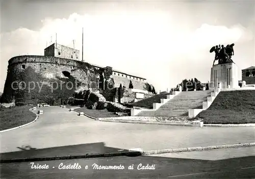 AK / Ansichtskarte Trieste Castello e Monumento ai Caduti Schloss Denkmal der Gefallenen Kat. Trieste