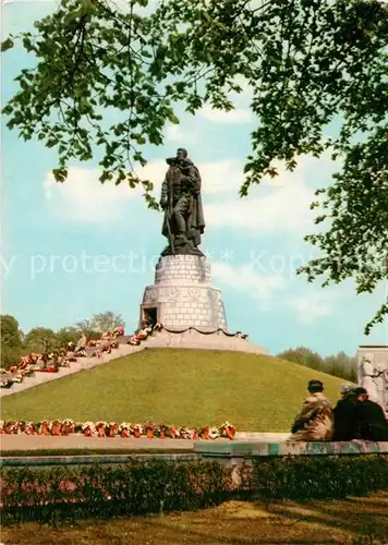 AK / Ansichtskarte Treptow Berlin Sowjetisches Ehrenmal Hauptstadt der DDR Kat. Berlin