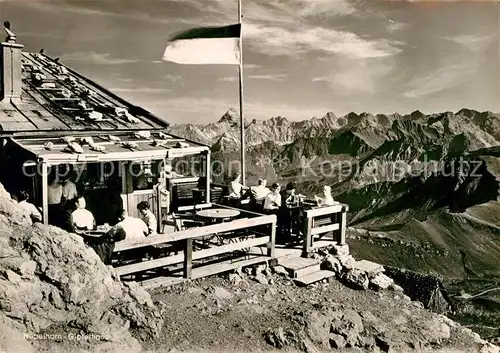 AK / Ansichtskarte Oberstdorf Nebelhorn Gipfelhaus mit Blick auf Hochvogel Allgaeuer Alpen Kat. Oberstdorf