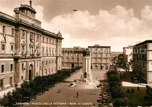 AK / Ansichtskarte Taranto Piazza della Vittoria Monumento ai caduti Kat. Taranto