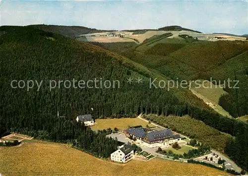 AK / Ansichtskarte Oberkirchen Sauerland Berghotel Hoher Knochen Fliegeraufnahme Kat. Schmallenberg