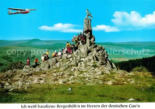 AK / Ansichtskarte Segelflug Wasserkuppe Rhoen Fliegerdenkmal  Kat. Flug