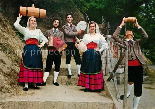 AK / Ansichtskarte Trachten Italien Monticchio Laghi Costumi Lucani  Kat. Trachten