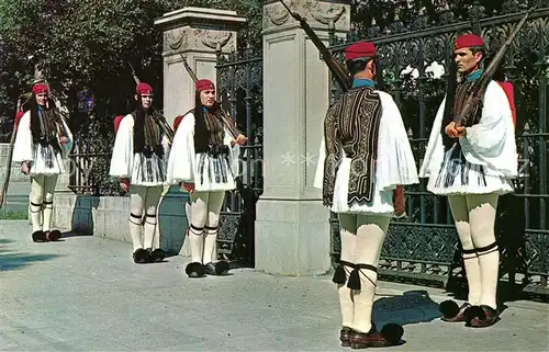 AK / Ansichtskarte Leibgarde Wache Athen Evzonen  Kat. Polizei