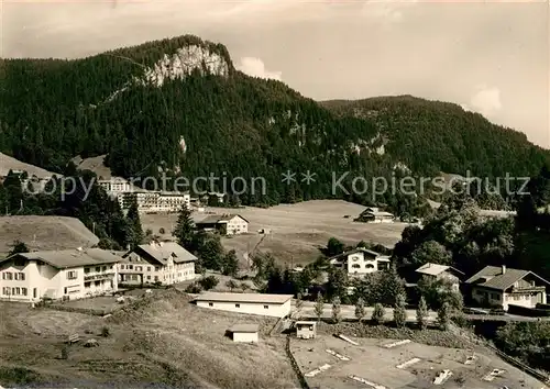 AK / Ansichtskarte Tiefenbach Oberstdorf Ortsansicht mit Naswand Allgaeuer Alpen Kat. Oberstdorf