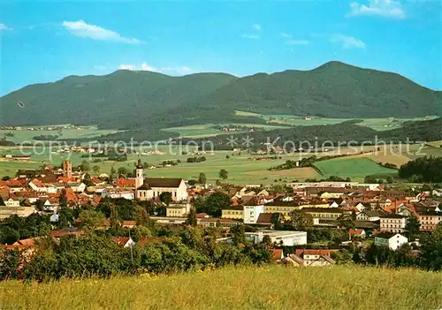 AK / Ansichtskarte Furth Wald Gesamtansicht mit Blick zum Hohenbogen Bayerischer Wald Kat. Furth im Wald