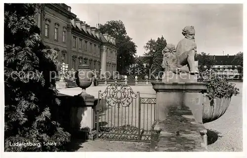 AK / Ansichtskarte Ludwigsburg Wuerttemberg Schloss Eingang