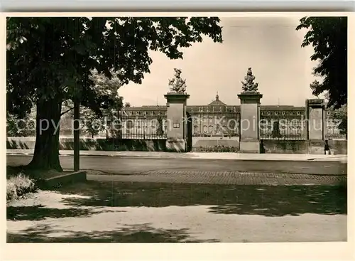 AK / Ansichtskarte Ludwigsburg Wuerttemberg Schlossgartenportal und Schloss