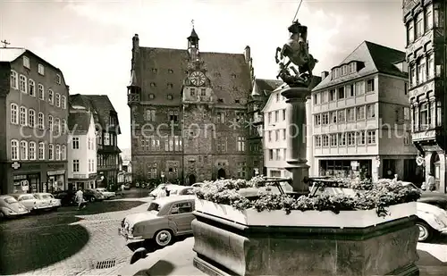 AK / Ansichtskarte Marburg Lahn Marktplatz Brunnen Altstadt Kat. Marburg