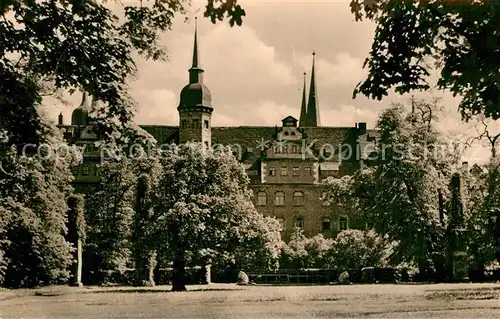 AK / Ansichtskarte Merseburg Saale Blick vom Schlossgarten auf das Schloss Kat. Merseburg