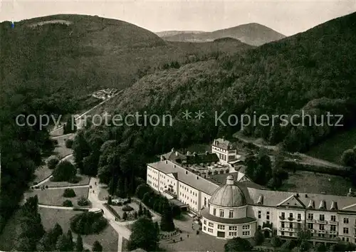 AK / Ansichtskarte Bad Wildungen Badehotel Kurpark  Kat. Bad Wildungen