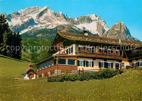 AK / Ansichtskarte Garmisch Partenkirchen Gschwandtnerbauer Berggasthof gegen Zugspitzgruppe Wettersteingebirge Kat. Garmisch Partenkirchen