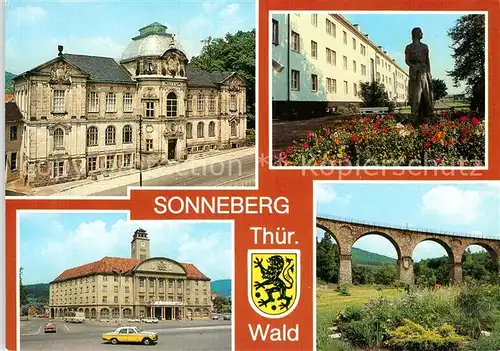 AK / Ansichtskarte Sonneberg Thueringen Spielzeugmuseum Neubaugebiet Wolkenrasen Denkmal Statue Rathaus Platz der Republik Eisenbahnviadukt Wappen Kat. Sonneberg