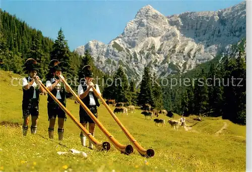 AK / Ansichtskarte Alphorn Alphornblaeser Schwangau Alpe Jaegerhuette Geierkoepfen  Kat. Musik