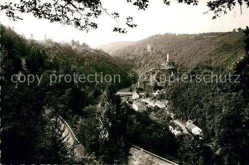 AK / Ansichtskarte Manderscheid Eifel Panorama mit den beiden Burgen Kat. Manderscheid