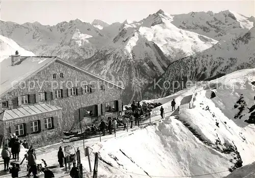 AK / Ansichtskarte Badgastein Gondelbahn am Stubnerkogel Bergstation Winterpanorama Alpen Kat. Bad Gastein