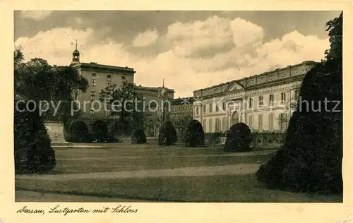 AK / Ansichtskarte Dessau Rosslau Lustgarten mit Schloss Kat. Dessau Rosslau