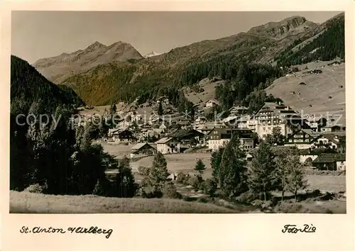 AK / Ansichtskarte St Anton Arlberg Teilansicht Wintersportplatz im Sommer Alpen Kat. St. Anton am Arlberg