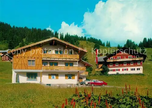 AK / Ansichtskarte Hirschegg Kleinwalsertal Vorarlberg Gasthof Pension Schuster Kat. Mittelberg