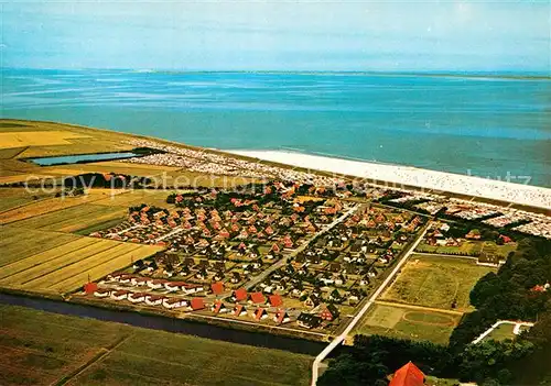 AK / Ansichtskarte Neuharlingersiel Fliegeraufnahme mit Strand Kat. Neuharlingersiel