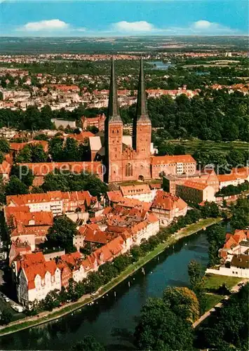 AK / Ansichtskarte Luebeck Fliegeraufnahme Kirchenpartie  Kat. Luebeck