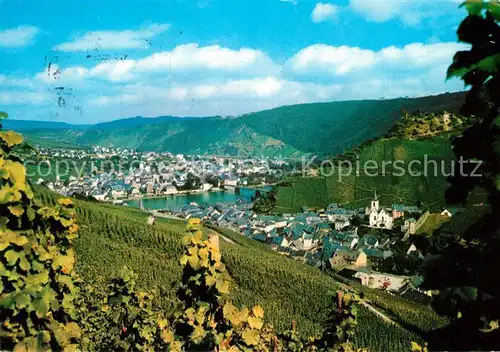 AK / Ansichtskarte Traben Trarbach Panorama Moseltal mit Ruine Grevenburg Weinreben Kat. Traben Trarbach