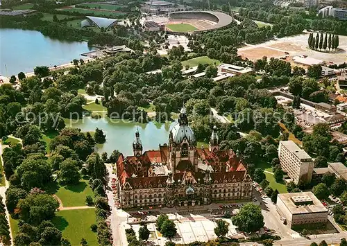 AK / Ansichtskarte Hannover Neues Rathaus mit Sportzentrum Fliegeraufnahme Kat. Hannover