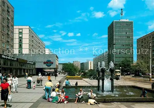 AK / Ansichtskarte Magdeburg Zentrum Wasserspiele Fussgaengerzone Hochhaus Kat. Magdeburg