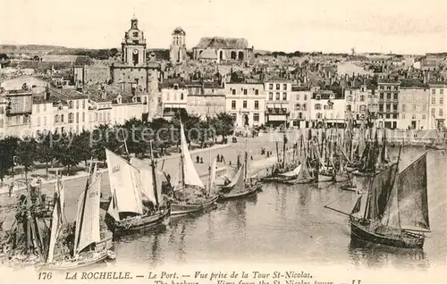 AK / Ansichtskarte La Rochelle Charente Maritime Le Port vue prise de la Tour Saint Nicolas Kat. La Rochelle