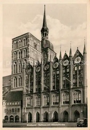 AK / Ansichtskarte Stralsund Mecklenburg Vorpommern Rathaus mit Nikolaikirche Kat. Stralsund