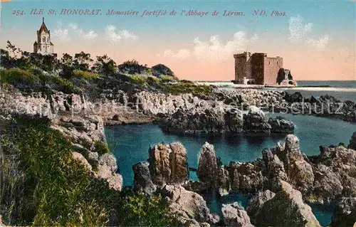 AK / Ansichtskarte Ile Saint Honorat Alpes Maritimes Monastere fortifie Abbaye de Lerins