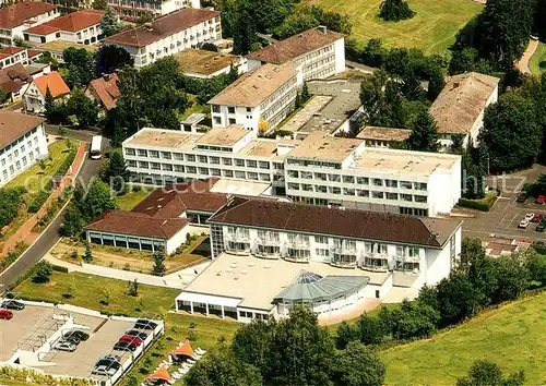 AK / Ansichtskarte Reinhardshausen Klinik am Kurpark Fliegeraufnahme Kat. Bad Wildungen