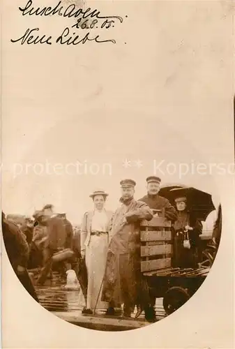 AK / Ansichtskarte Cuxhaven Nordseebad Am Hafen Gruppenbild Kat. Cuxhaven