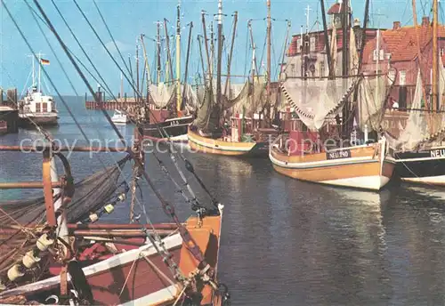 AK / Ansichtskarte Boote Fischkutter Neuharlingersiel Hafen Kat. Schiffe