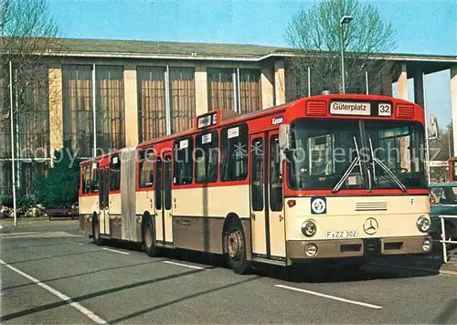 AK / Ansichtskarte Autobus Omnibus Schubgelenkbus Typ Mercedes Benz O 305 G Frankfurt am Main Kat. Autos