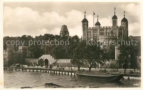 AK / Ansichtskarte London The Tower on the Thames Kat. City of London