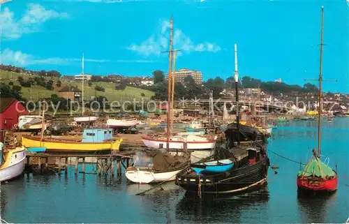 AK / Ansichtskarte Leigh Southend on Sea Harbour Boats Kat. Southend on Sea