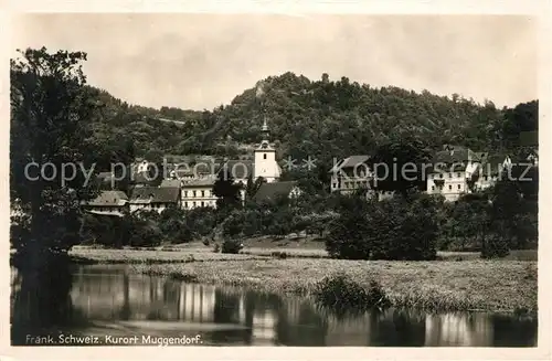 AK / Ansichtskarte Muggendorf Fraenkische Schweiz Blick ueber den Fluss zum Ort Kat. Wiesenttal