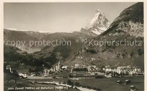 AK / Ansichtskarte Zermatt VS Gesamtansicht mit Matterhorn Walliser Alpen Kat. Zermatt