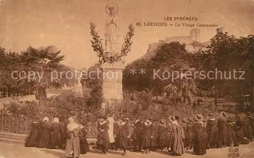 AK / Ansichtskarte Lourdes Hautes Pyrenees La Vierge Couronnee Kat. Lourdes