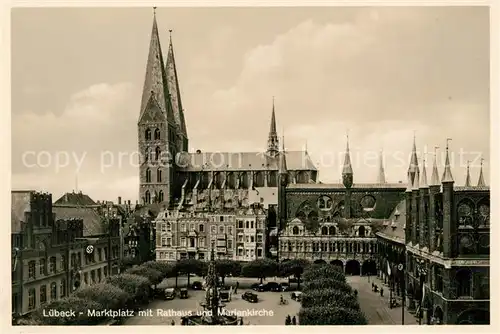 AK / Ansichtskarte Luebeck Marktplatz Rathaus Marienkirche Kat. Luebeck