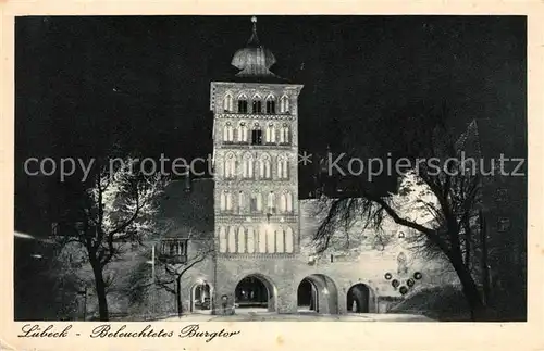 AK / Ansichtskarte Luebeck Burgtor bei Nacht Kat. Luebeck