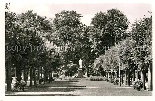 AK / Ansichtskarte Bad Ems Kuranlagen mit Kaiser Wilhelm Denkmal Kat. Bad Ems