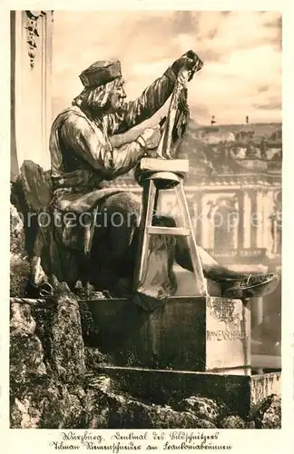 AK / Ansichtskarte Wuerzburg Denkmal des Bildschnitzers Tilman Riemenschneider am Frankoniabrunnen Kat. Wuerzburg