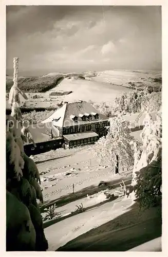 AK / Ansichtskarte Kreuzberg Rhoen Kreuzberghotel Braun mit Arnsberg und Wasserkuppe Kat. Gersfeld (Rhoen)