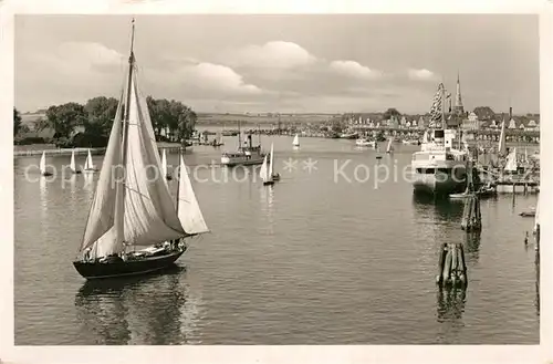 AK / Ansichtskarte Travemuende Ostseebad Hafenpartie Kat. Luebeck