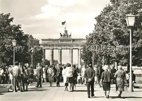 AK / Ansichtskarte Berlin Brandenburger Tor Kat. Berlin