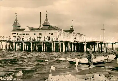 AK / Ansichtskarte Ahlbeck Ostseebad Seebruecke Kat. Heringsdorf Insel Usedom